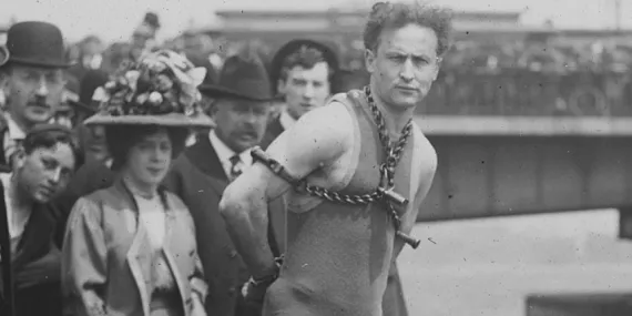 Houdini jumps from Harvard Bridge, Boston, Massachusetts - John H. Thurston